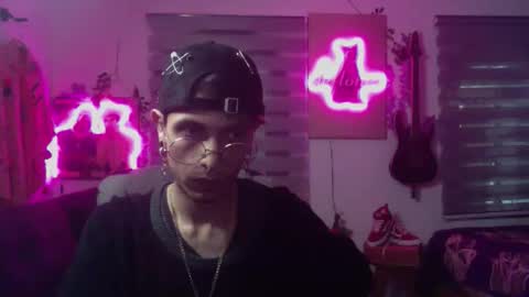 vl21cm online show from October 12, 9:24 am