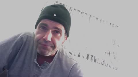 voyeuredeluxe online show from December 17, 10:11 am