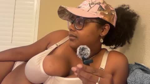 Lauren online show from April 23, 5:59 am