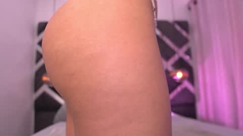 Snapshot of vvioleta_ chatting on October 15, 3:21 am Violeta online show from October 15, 3:21 am
