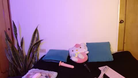 kitty SUPORT ME AND MY BABY SINGLE MOMY online show from October 25, 1:33 pm