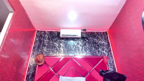 waleska   online show from April 13, 12:09 pm