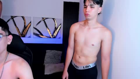 Hi  I am Venus kloy Thiago online show from April 9, 1:39 pm