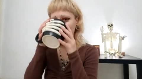 Lilly online show from October 22, 3:03 pm