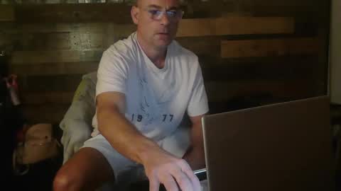 Snapshot of wantmymantofukme chatting on October 21, 4:17 am wantmymantofukme online show from October 21, 4:17 am
