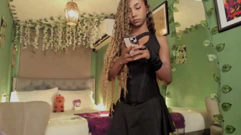 Snapshot of wayuu_goddess chatting on February 2, 9:02 pm Wayuu Goddess  3 online show from February 2, 9:02 pm