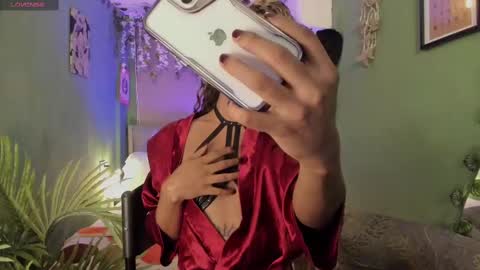 Snapshot of wayuu_goddess chatting on February 14, 2:33 pm Wayuu Goddess  3 online show from February 14, 2:33 pm