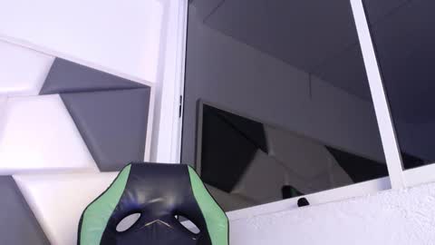 Trixie 3 online show from October 29, 5:04 pm