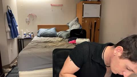 Snapshot of webslingxxxx chatting on December 7, 12:46 am webslingxxxx online show from December 7, 12:46 am