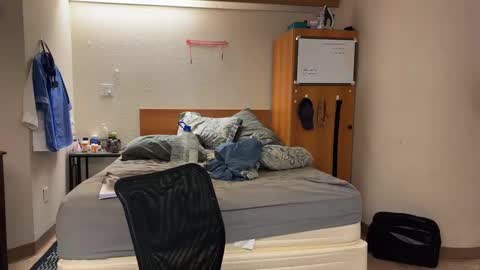 Snapshot of webslingxxxx chatting on December 1, 11:18 pm webslingxxxx online show from December 1, 11:18 pm