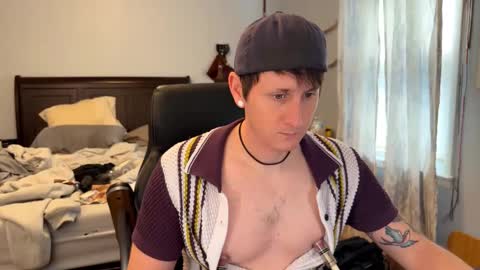 Snapshot of webslingxxxx chatting on October 9, 5:07 pm webslingxxxx online show from October 9, 5:07 pm