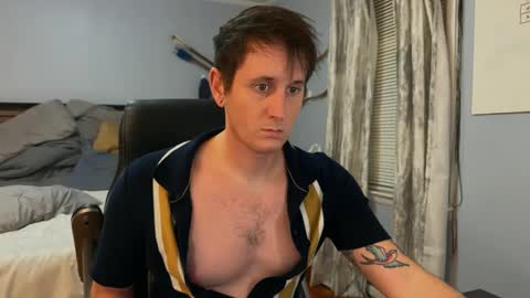 Snapshot of webslingxxxx chatting on January 1, 1:04 am webslingxxxx online show from January 1, 1:04 am