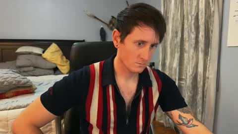 Snapshot of webslingxxxx chatting on January 15, 12:51 am webslingxxxx online show from January 15, 12:51 am