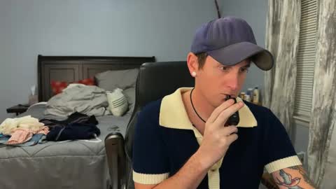 Snapshot of webslingxxxx chatting on December 19, 2:01 am webslingxxxx online show from December 19, 2:01 am