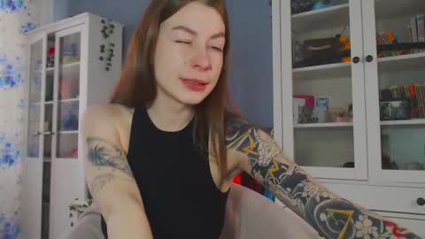 Snapshot of weed_princesss chatting on March 11, 10:29 am moon online show from March 11, 10:29 am