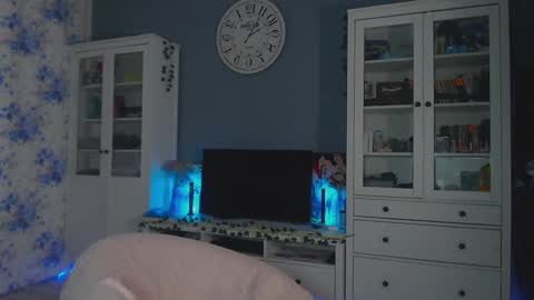 Snapshot of weed_princesss chatting on January 23, 12:09 pm moon online show from January 23, 12:09 pm