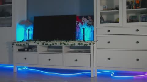 Snapshot of weed_princesss chatting on December 16, 12:27 pm moon online show from December 16, 12:27 pm