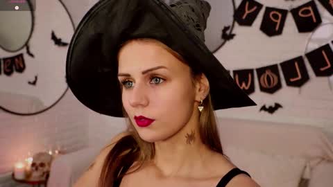 Im Wendy online show from October 31, 9:59 pm