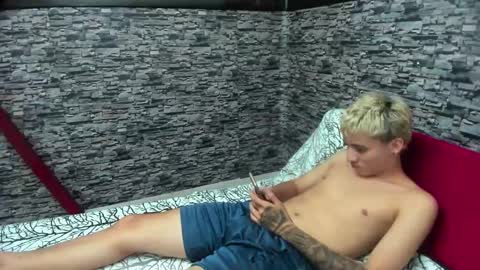 Wesley Boy online show from September 14, 2:25 am