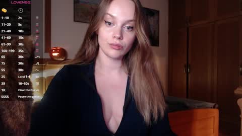 Lana online show from October 15, 6:20 pm