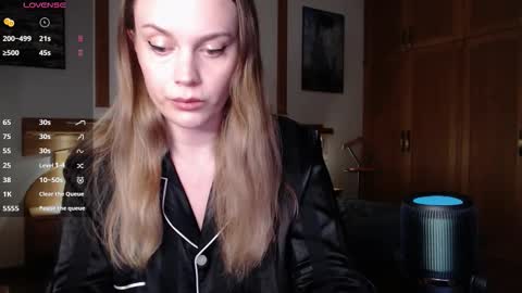 Lana online show from October 6, 5:31 pm