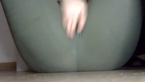 wet_pants2022 online show from January 18, 2:09 am