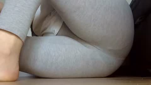 wet_pants2022 online show from September 26, 12:13 pm