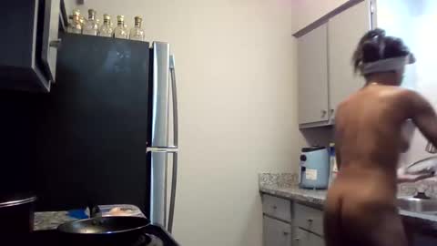 Kylie online show from November 7, 10:34 pm