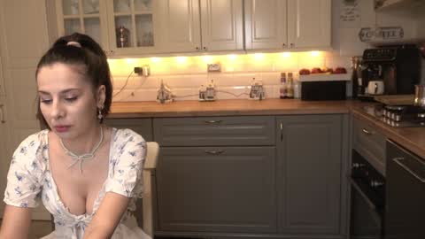 Victoria Maria online show from December 4, 3:53 am