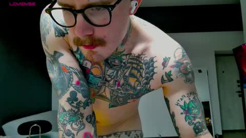 Max online show from November 4, 1:45 pm