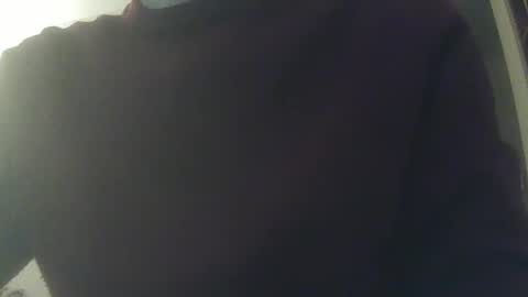 Snapshot of whiteduke81 chatting on December 18, 10:24 pm Whiteduke online show from December 18, 10:24 pm