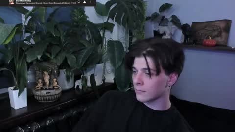 Gus online show from November 19, 8:29 pm