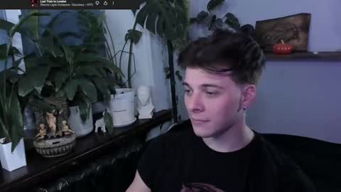 Gus online show from November 21, 10:30 pm