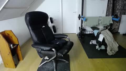 whiterabbit_86 online show from December 15, 8:36 pm