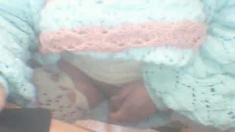 whitesweater online show from December 9, 10:43 am