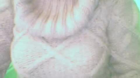 whitesweater online show from March 10, 7:33 am