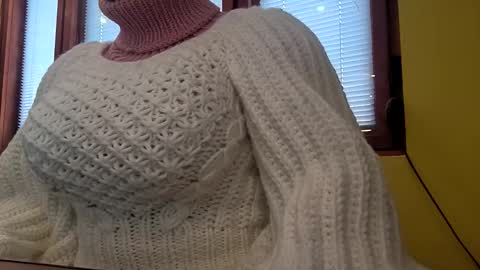 whitesweater online show from January 8, 6:52 am