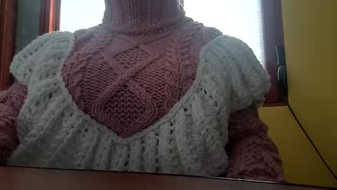 whitesweater online show from December 1, 6:55 am