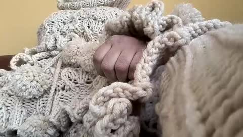 whitesweater online show from April 2, 6:54 am