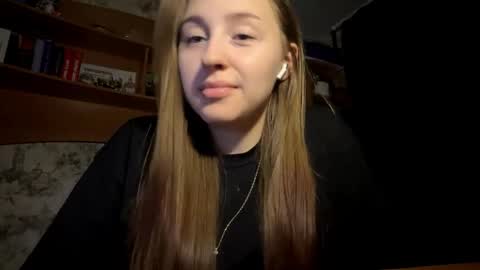 Vicky online show from March 29, 8:32 pm