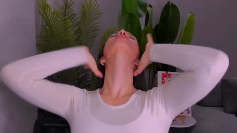 whoislulu online show from December 10, 4:49 pm