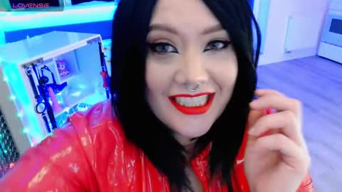 Laura  online show from April 2, 9:33 pm