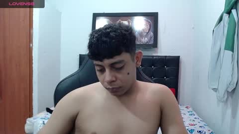 Snapshot of wiilliam_20 chatting on February 15, 3:06 pm wiilliam online show from February 15, 3:06 pm