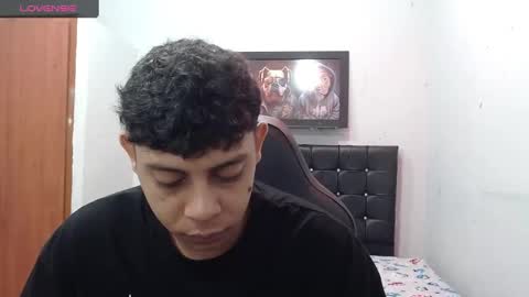 Snapshot of wiilliam_20 chatting on February 11, 11:42 am wiilliam online show from February 11, 11:42 am