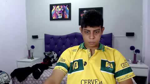 Snapshot of wiilliam_20 chatting on September 30, 2:27 pm wiilliam online show from September 30, 2:27 pm