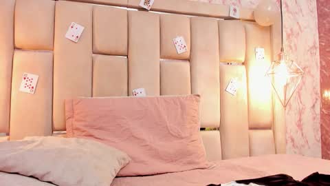 wild_firee_ online show from October 31, 9:26 pm