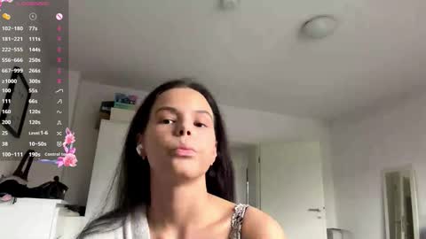 Mia online show from February 20, 3:03 pm