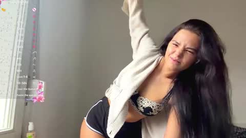 Mia online show from February 11, 3:27 pm