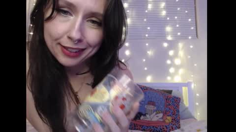 Eevie online show from March 8, 4:12 am