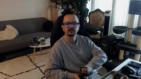 cream36 online show from October 10, 8:20 am